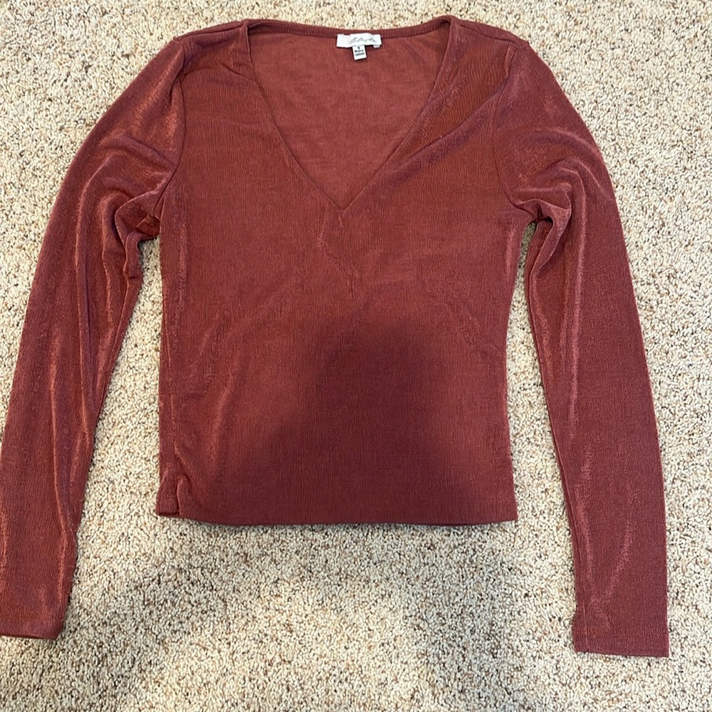 Women’s shirt size small